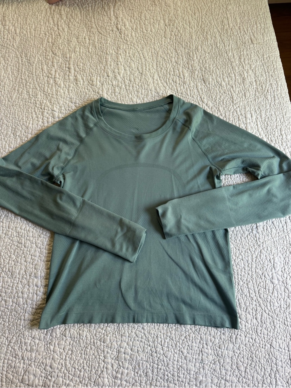 LULULEMON- swiftly tech long sleeve in sage green